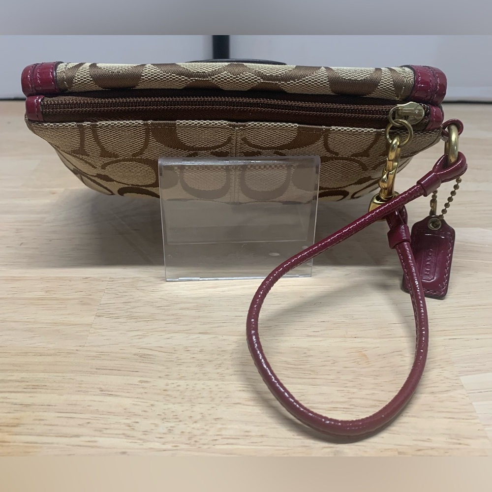 Coach Legacy Jacquard w/ Patent Leather Trim Turnlock Wristlet Vintage Y2K - Picture 3 of 12